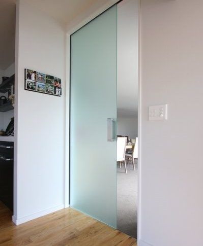 Frameless glass sliding doors deals