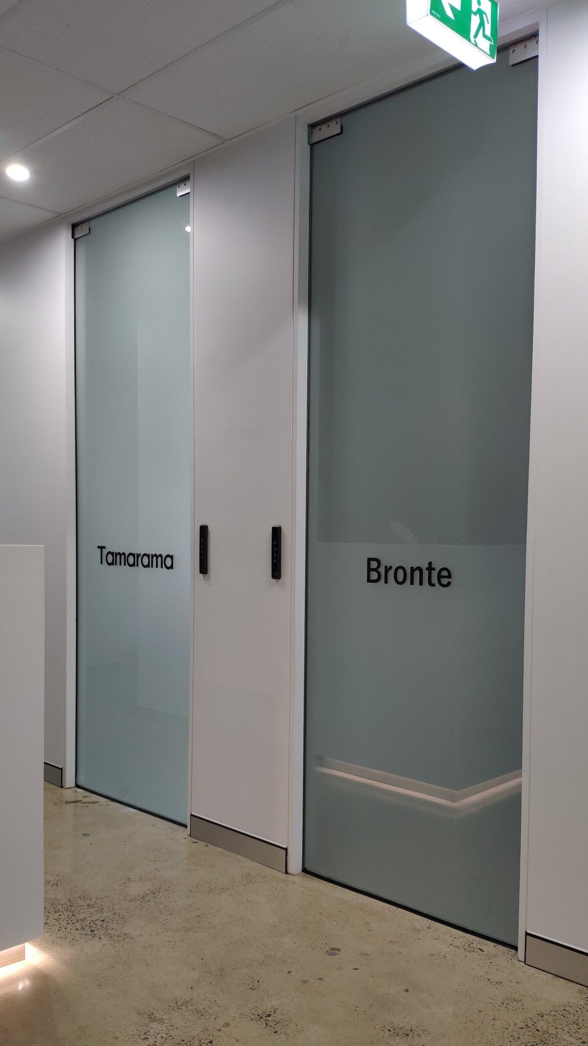 Automatic Cavity Sliders Premium Sliding Doors Aluminium Sliding Door